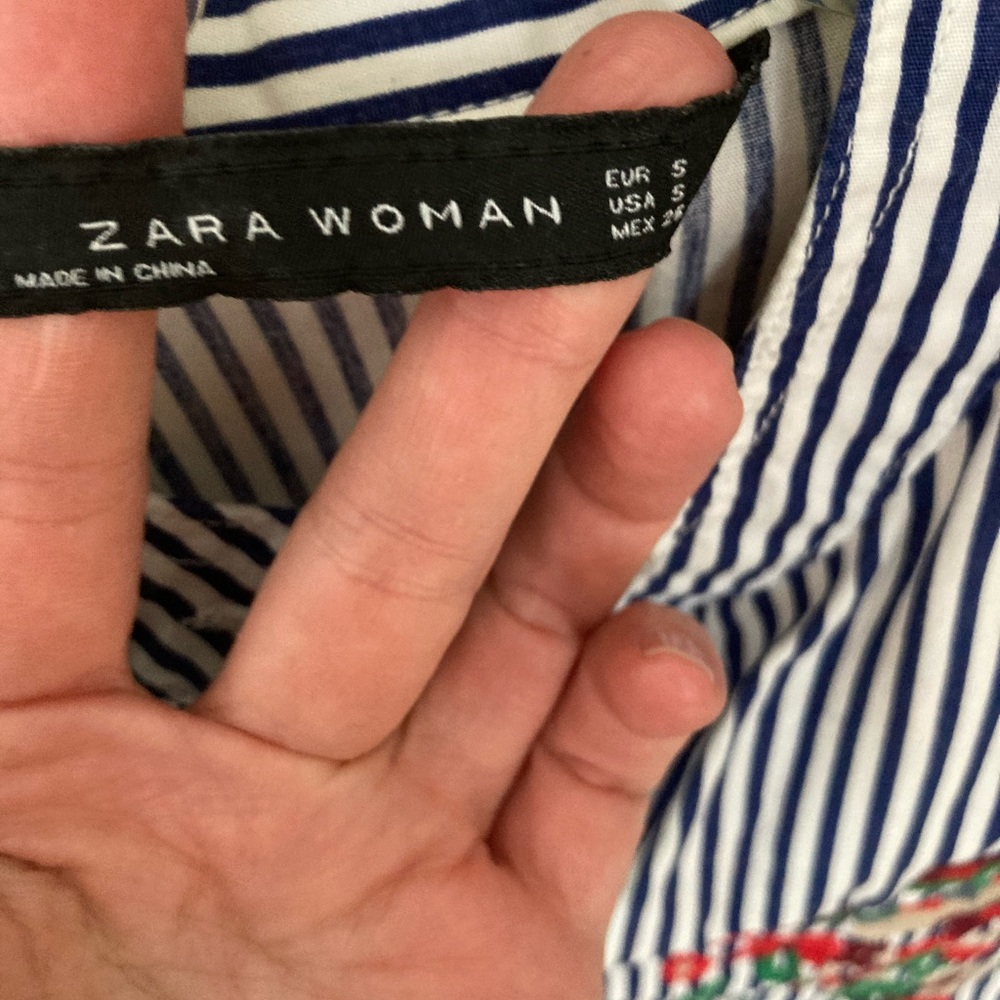 Zara striped button down with embroidery - Picture 4 of 4